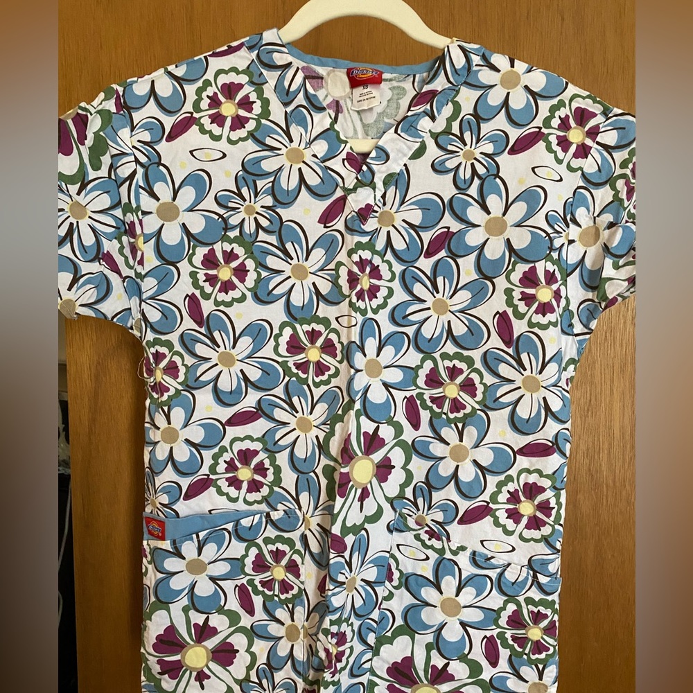 Dickies scrub top